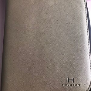 🏝Halston Jewelry Zippered Travel Pouch New Gold